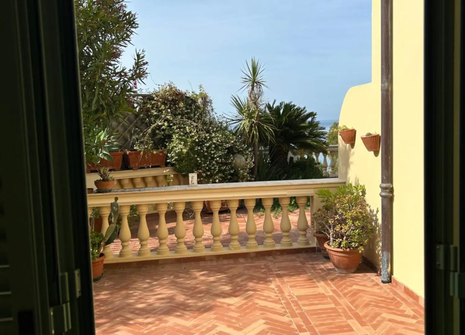 Apartment La Villa Al Mare Ospedaletti Italy